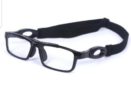 Sportszemüveg labdajátékokhoz, állítható pánttal