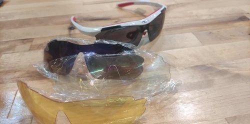 Dioptriázható betétes sportszemüveg, cserélhető lencsékkel