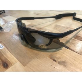 Dioptriázható sportszemüveg,cserélhető lencsékkel